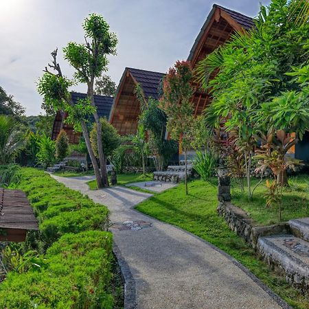 Bagia Bungalows Batumadeg Exteriör bild