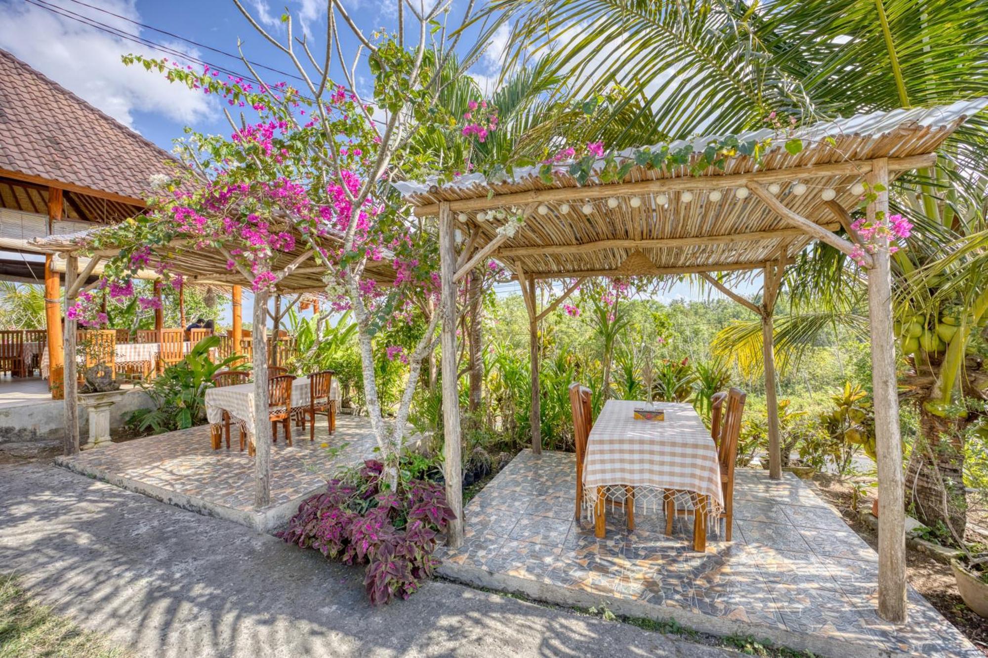 Bagia Bungalows Batumadeg Exteriör bild