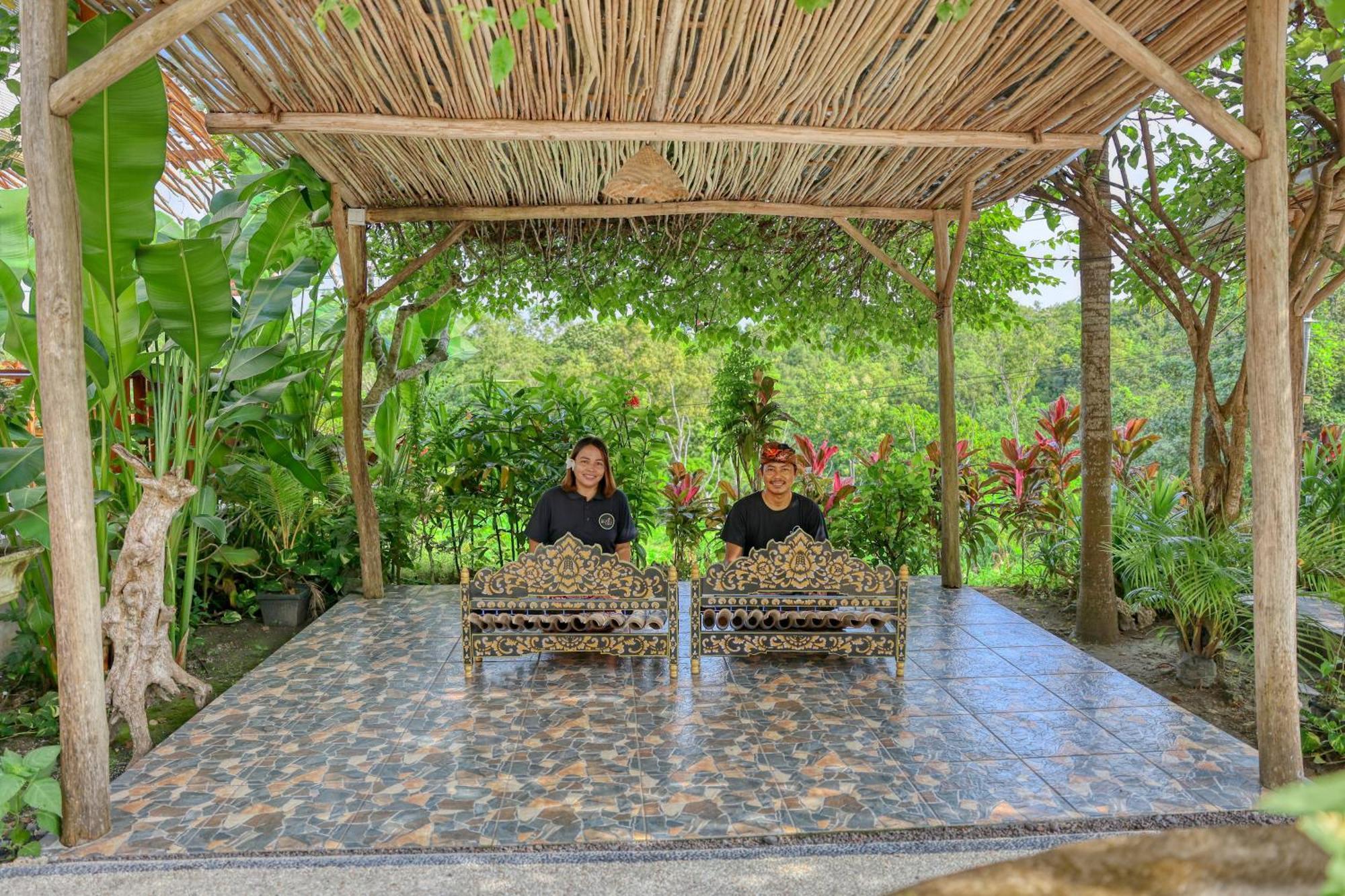 Bagia Bungalows Batumadeg Exteriör bild